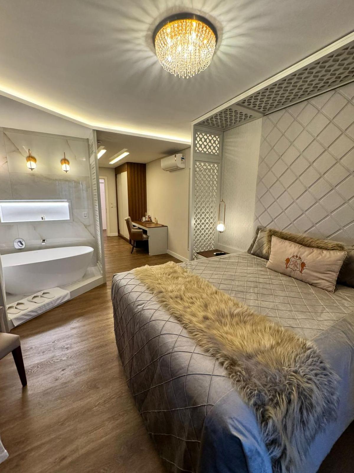 Hotel E Restaurante Giratorio Rf Vision - A Melhor Vista 360 De גראמדו מראה חיצוני תמונה